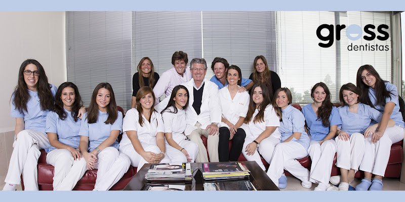 Clínica Dental Gross_Implantes y Dentistas en Málaga