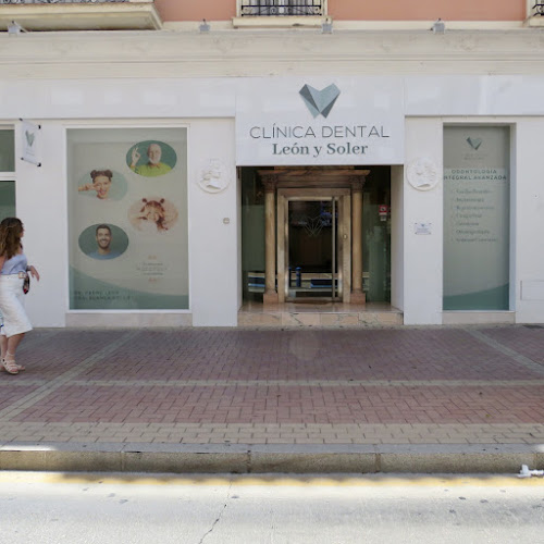 Clinica Dental León y Soler